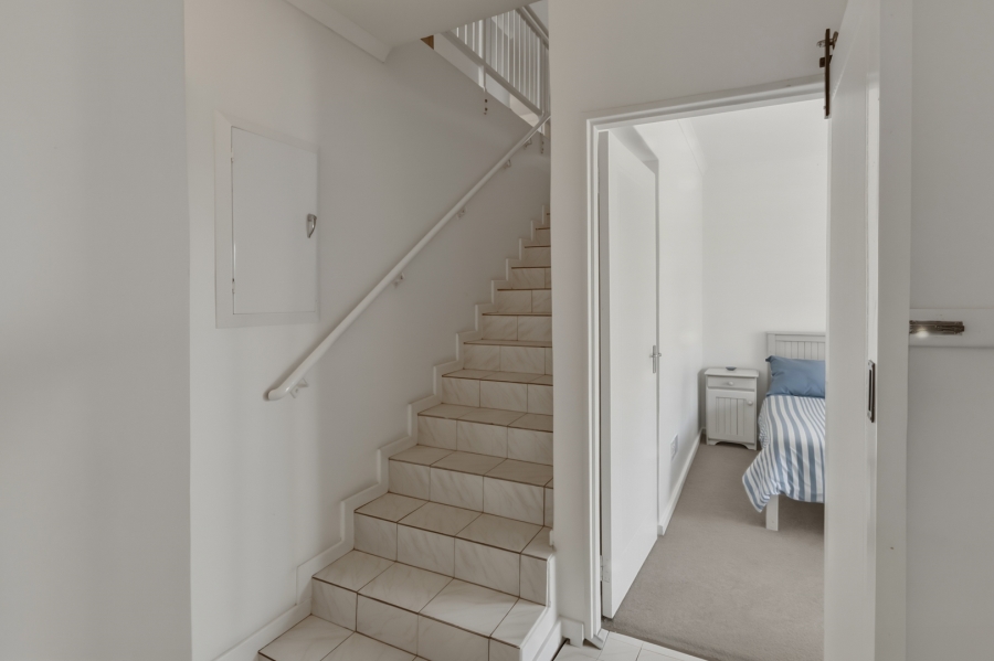 6 Bedroom Property for Sale in La Concorde Western Cape